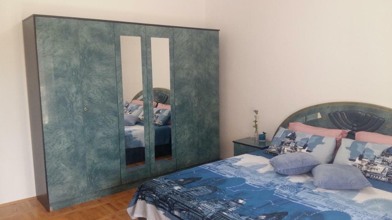 Apartment Ilina Vodice Bagian luar foto