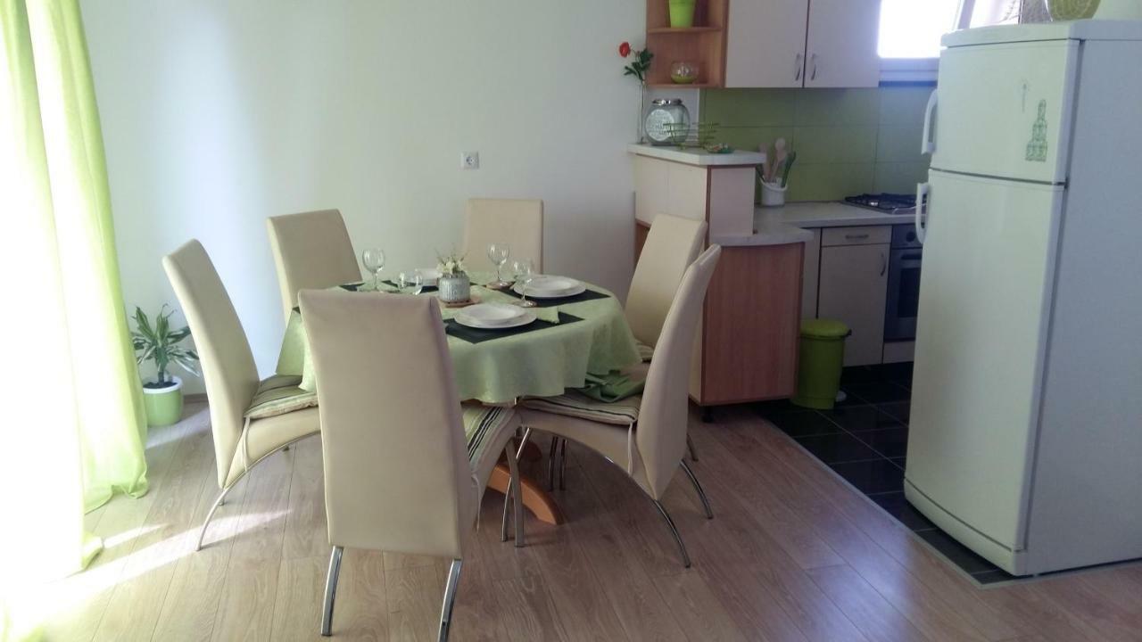 Apartment Ilina Vodice Bagian luar foto