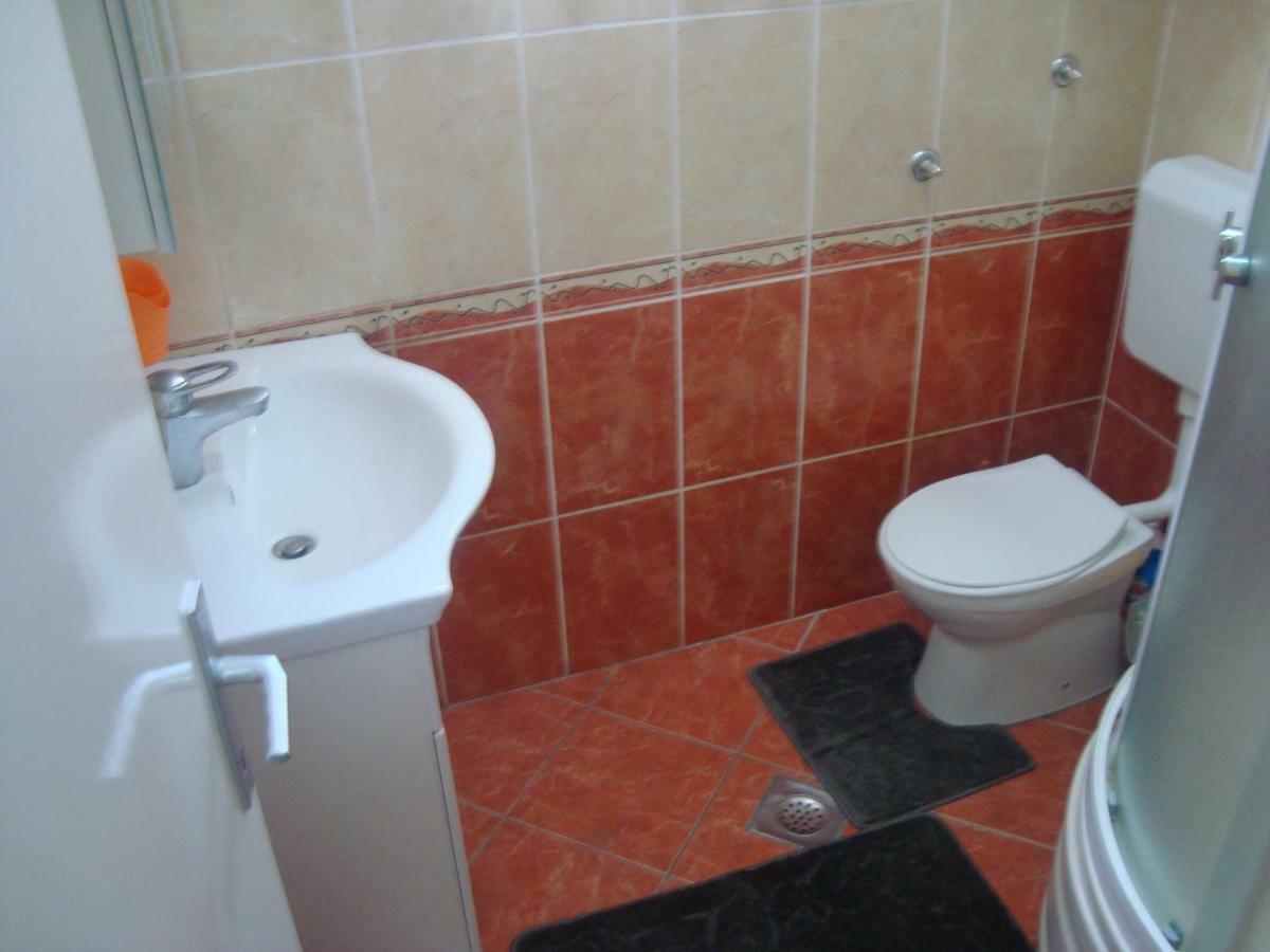 Apartment Ilina Vodice Bagian luar foto