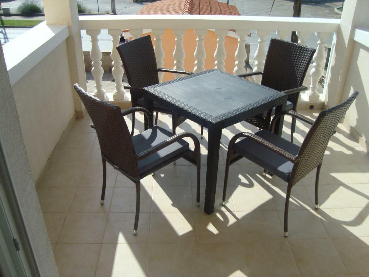 Apartment Ilina Vodice Bagian luar foto